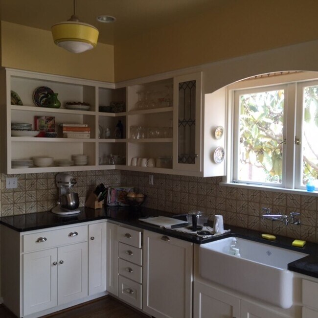 Building Photo - Furnished Room For Rent- Talmadge Dr./ Kensington