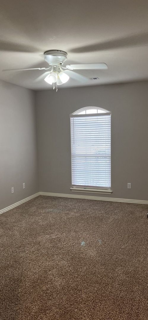 Building Photo - Cozy home in a convenient location.