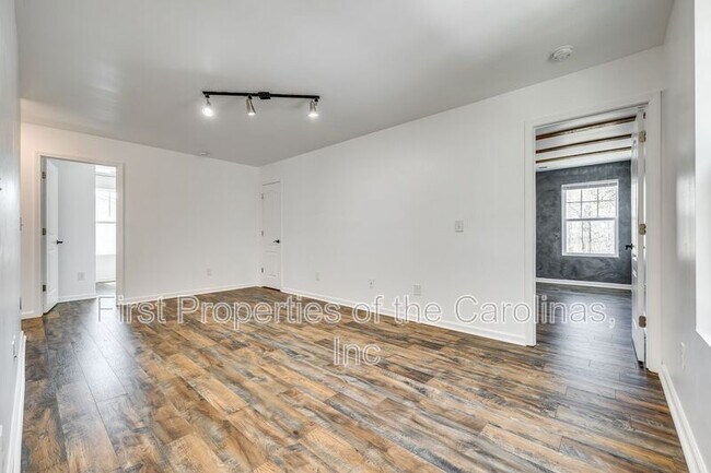 Building Photo - 1131 Ava Trail Ln