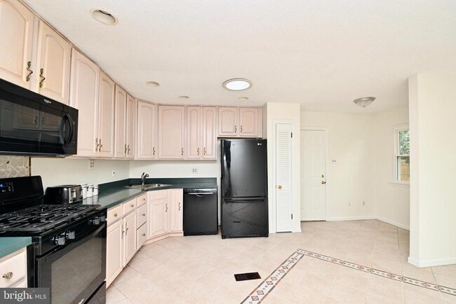 Building Photo - 13703 Pennsboro Dr