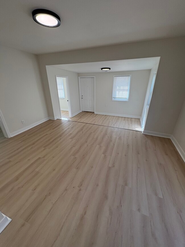 Building Photo - 1317 Michigan St