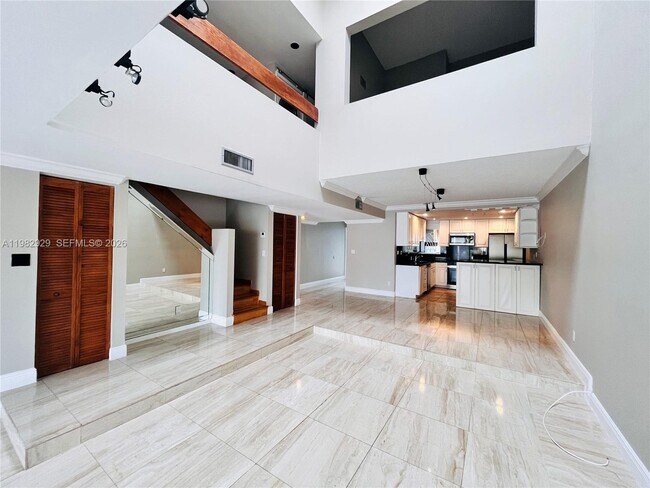 Building Photo - 253 Poinciana Island Dr