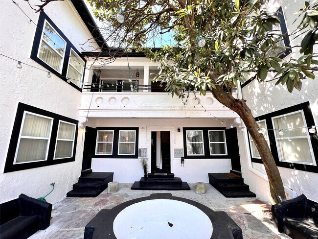 Building Photo - 415 Fairview St