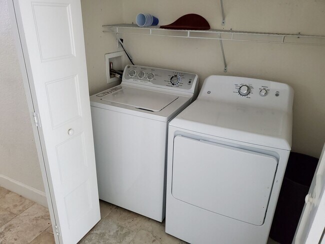 Building Photo - Remodeled Beachside Townhome-Steps from the Beach
