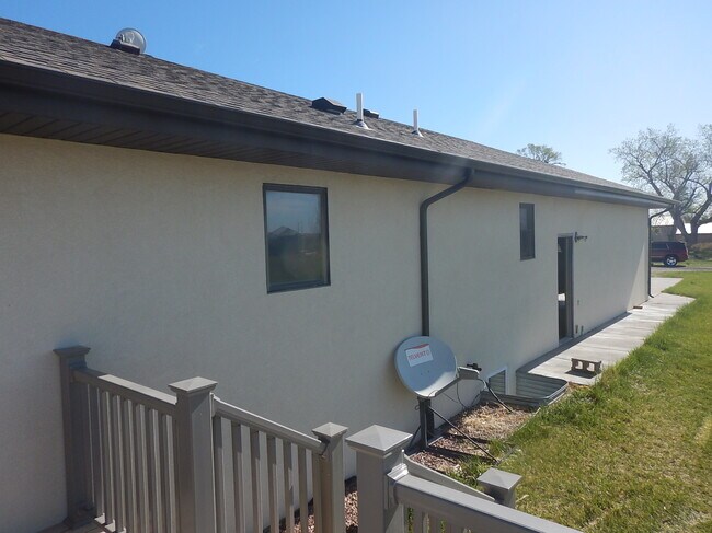 Building Photo - 35270 W Walker Rd