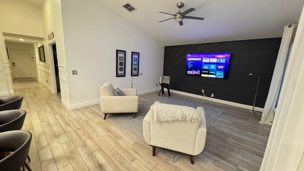 Building Photo - 676 Seneca Trail