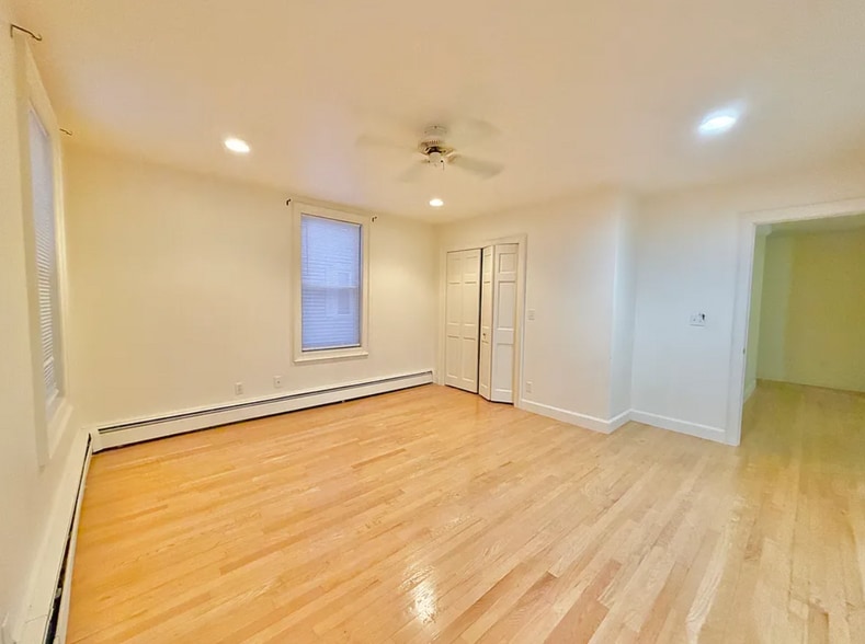 Building Photo - 38 Franklin St