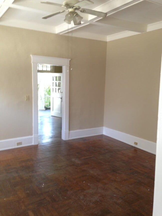Building Photo - 2BD/2BTH Home Available with Off Street Parking