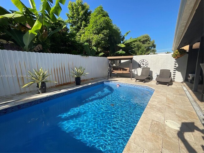 Building Photo - 9710 SW 13th St