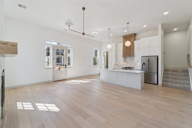 Building Photo - 18835 Selah Wy