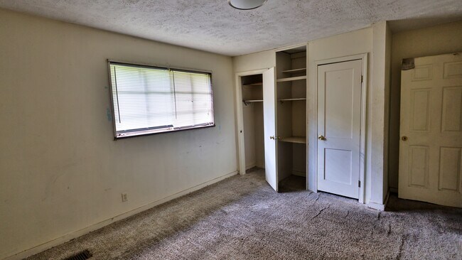 Building Photo - 2763 Emerald Dr