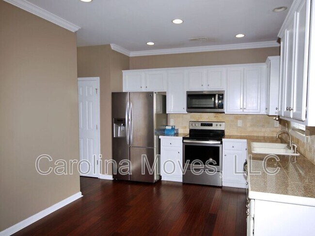 Building Photo - 689 Flintrock Dr