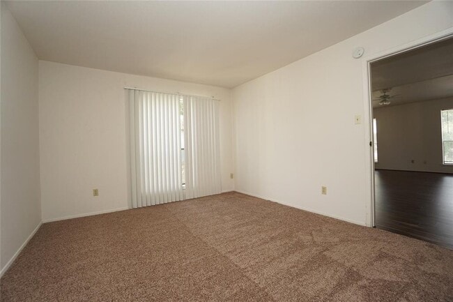 Building Photo - 6602 Harbor Town Dr