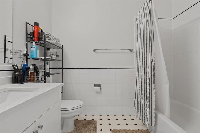 Building Photo - 1500 Hudson St