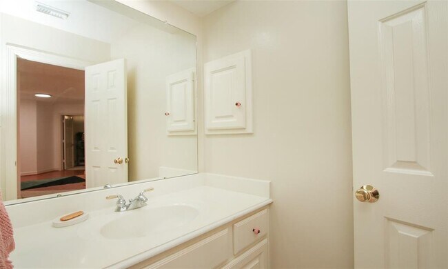 Building Photo - 12123 Mill Stream Way
