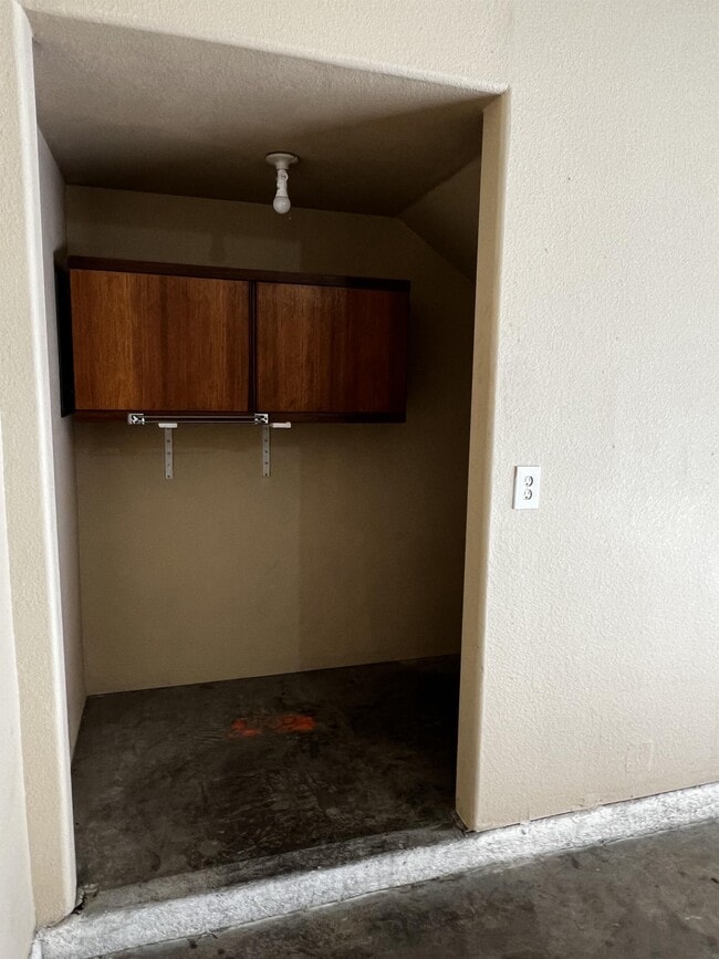 Building Photo - 6905 Cobre Azul Ave