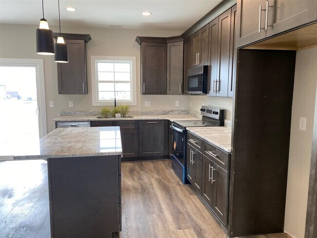 Building Photo - 476 Cedar Hollow Dr
