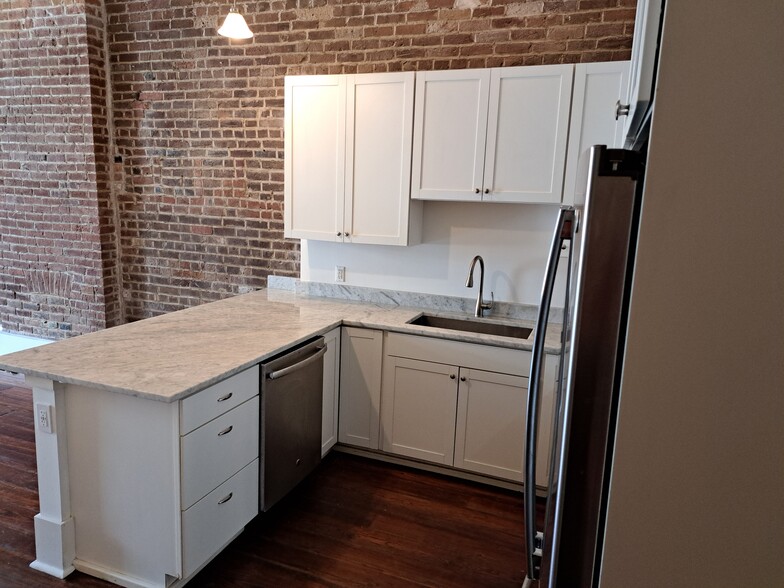 Building Photo - 206 Decatur St
