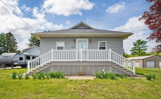 Building Photo - 220 S Berrien St