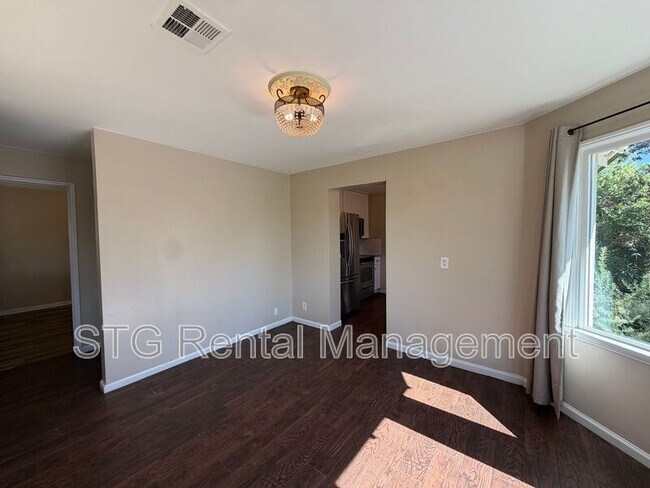 Building Photo - 337 W 200 N
