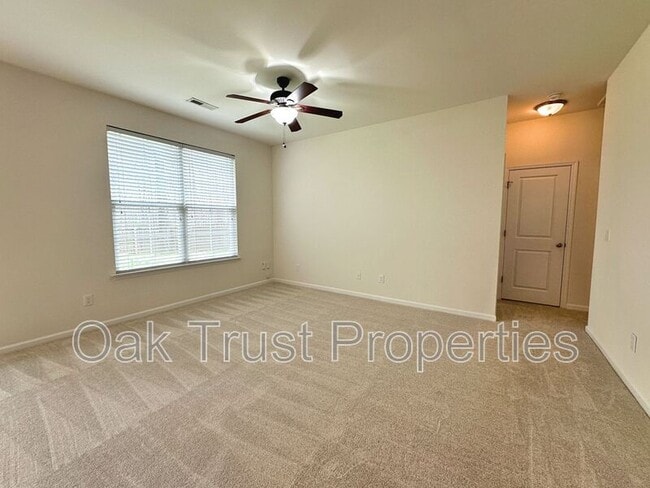 Building Photo - 3058 Nantuckett Ave