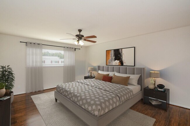 Building Photo - 13282 Trail Hollow Dr