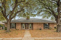 Building Photo - 311 Gwendola Dr