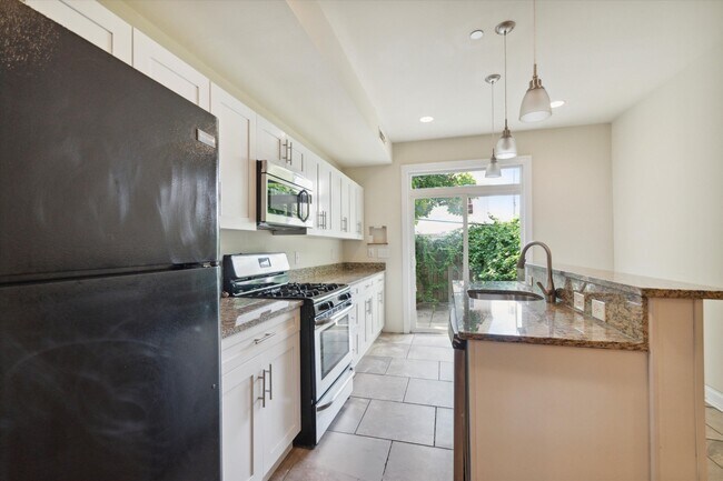 Building Photo - 1728 N Gratz St