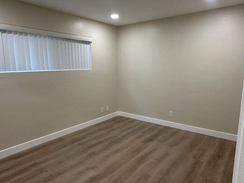 Bedroom - 21035 Bryant St