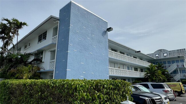 Building Photo - 1120 102nd St