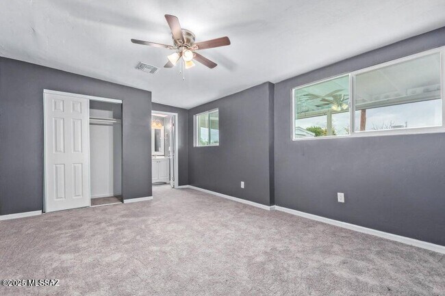 Building Photo - 843 E Alturas St