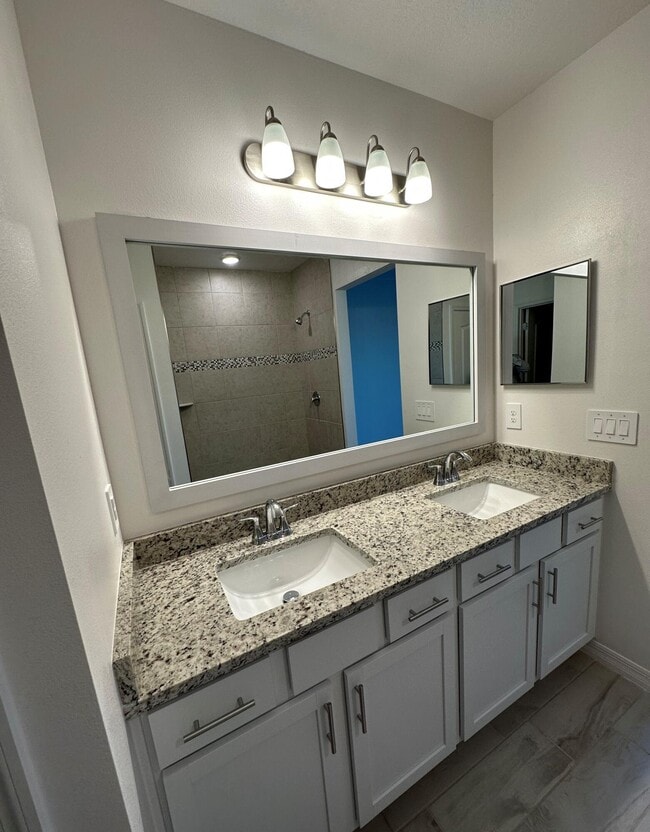 Building Photo - 10936 SW Vasari Way