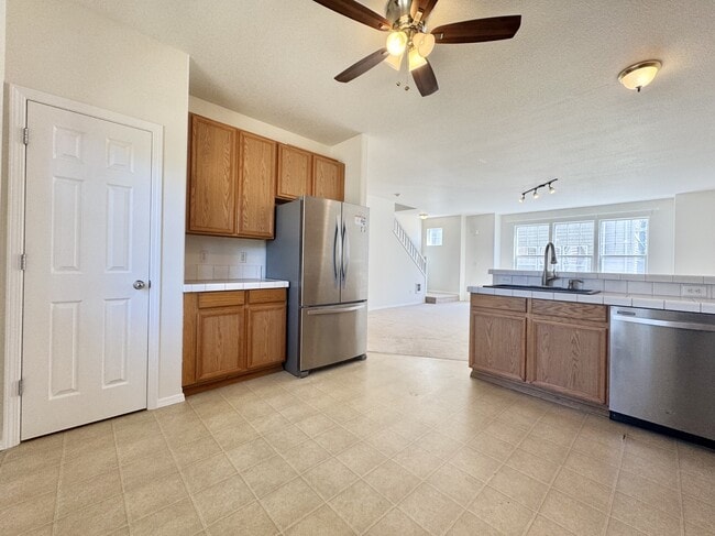 Building Photo - 12405 SW Cady Ln