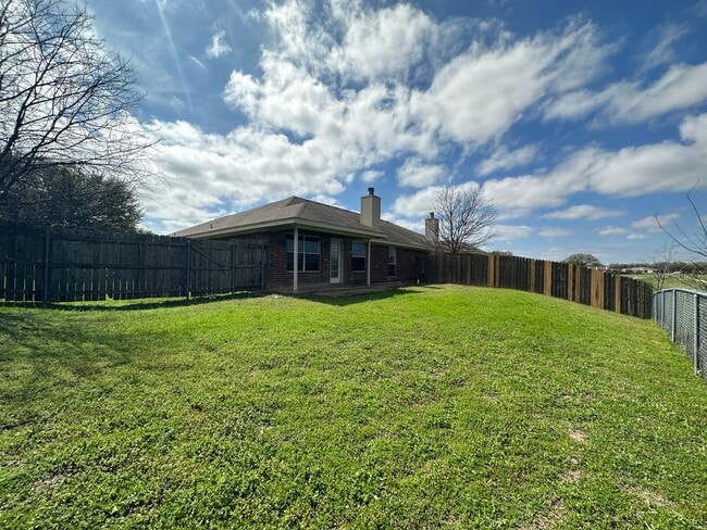 Building Photo - Duplex