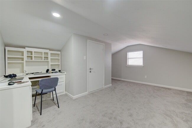Building Photo - 3046 Wagon Trail Dr
