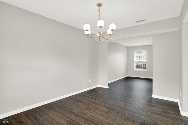 Building Photo - 5761 Cantigny Way S