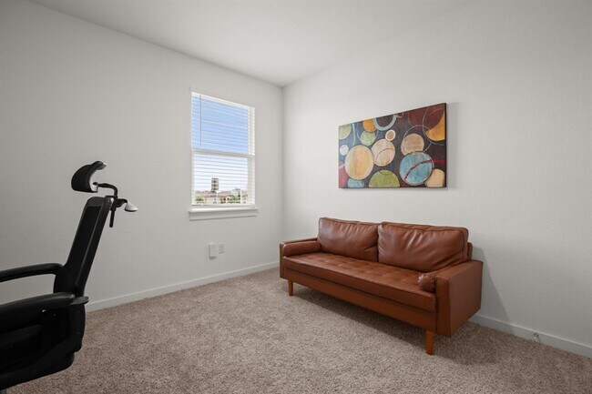 Building Photo - 3024 Egan Dr