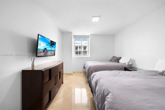 Building Photo - 4779 Collins Ave