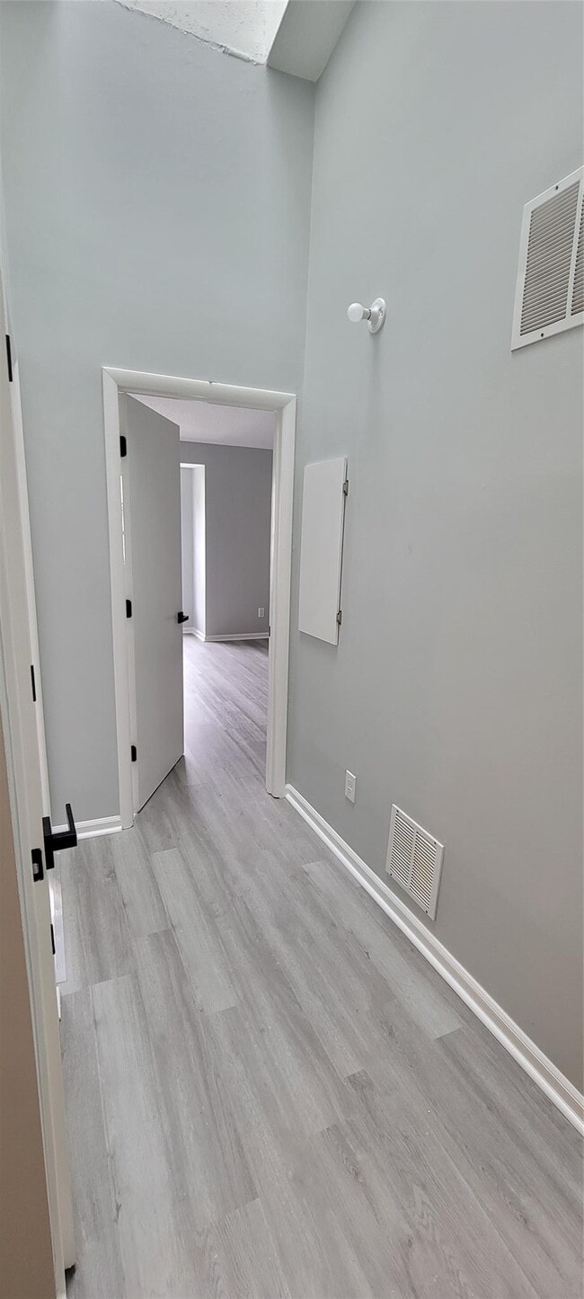 Building Photo - 4608 Whispering Hills Dr