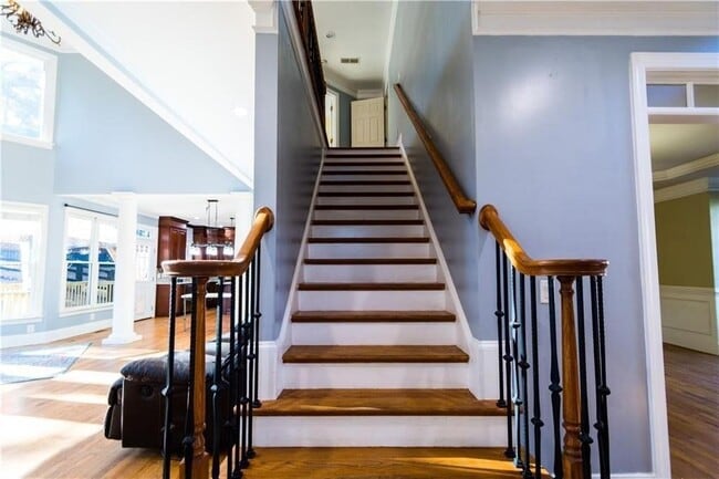 Building Photo - 8465 Bethel Ridge Ct
