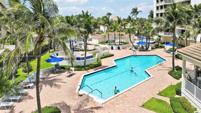 Building Photo - 3000 N Ocean Dr