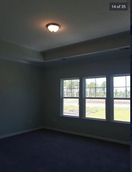 Building Photo - 527 Redleaf Rose Dr