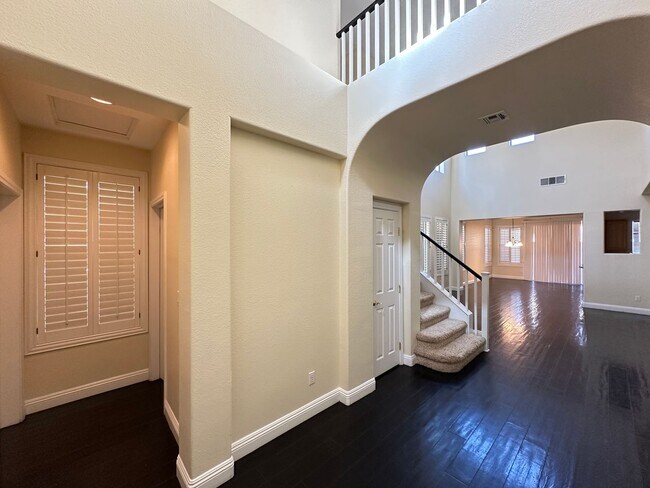 Building Photo - MADISON PLACE AT SUMMERLIN