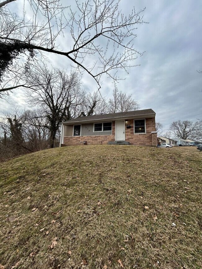 Building Photo - Cozy 3-Bedroom Home in a Convenient and Fa...