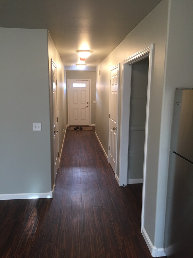 Building Photo - 730 10th St W