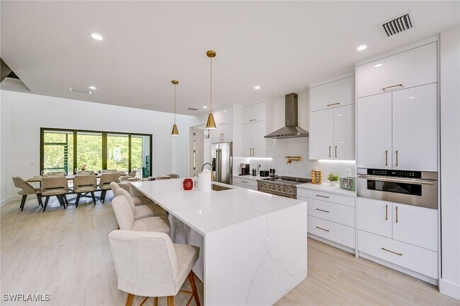 Building Photo - 3400 Canal St