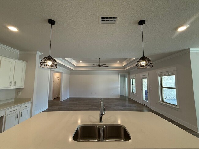 Building Photo - 6124 Cherry Hill Cir