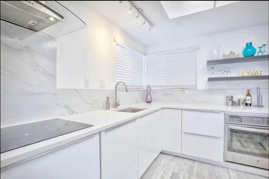 Building Photo - 1966 Rockledge Dr