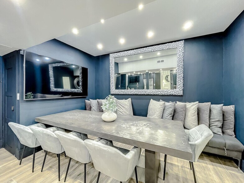 Building Photo - 825 Jimmy Buffett Mem Hwy