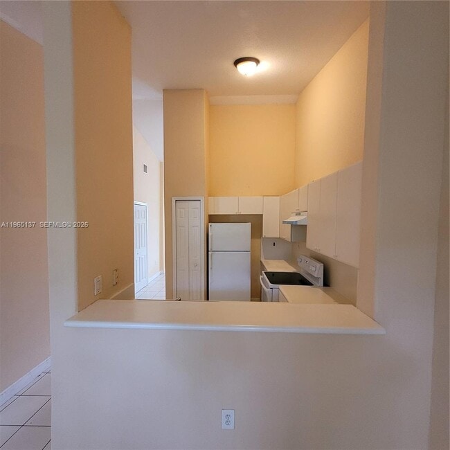 Building Photo - 1663 SE 27th Dr